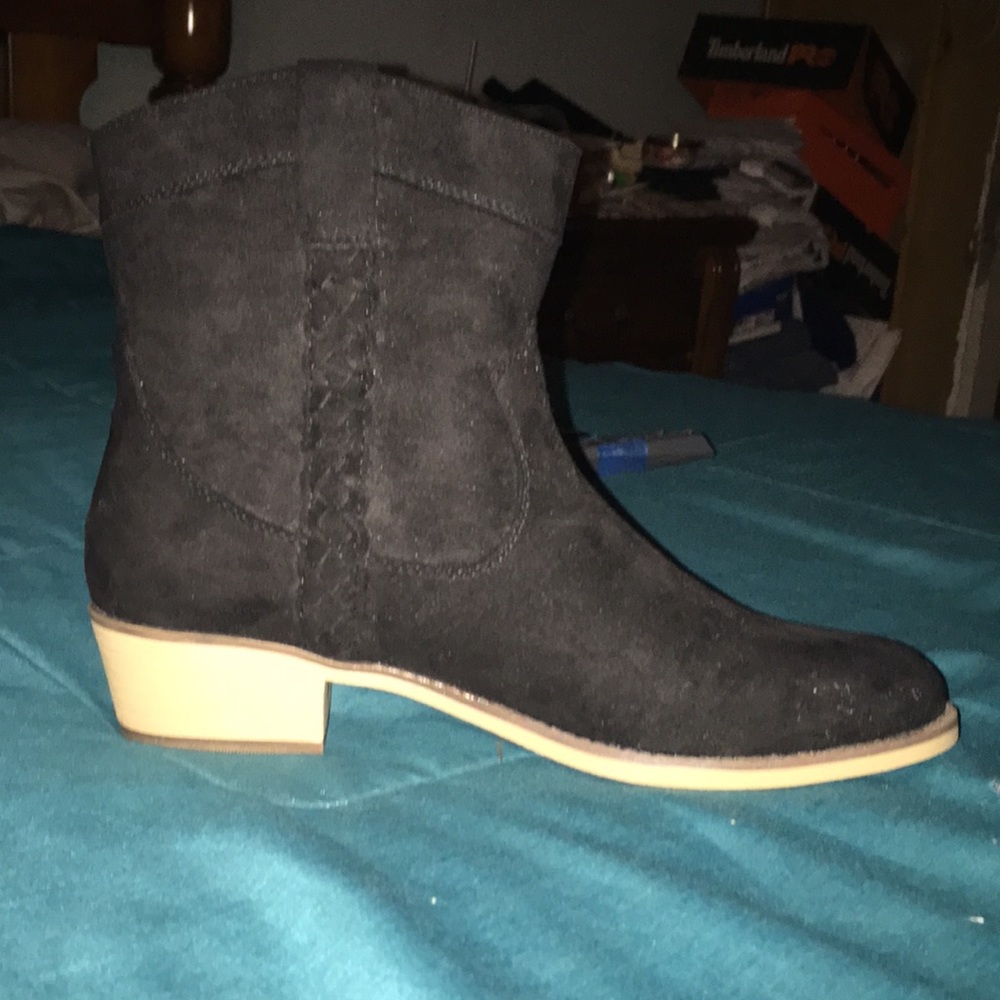 Suede bootie - Picture 3 of 4